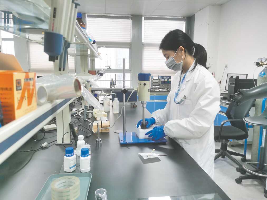 科技賦能民營企業向“新”而行 新材料技術研發的突破與挑戰